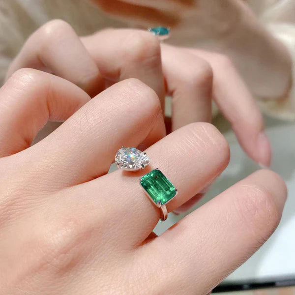 Emerald & Pear Toi et Moi Ring