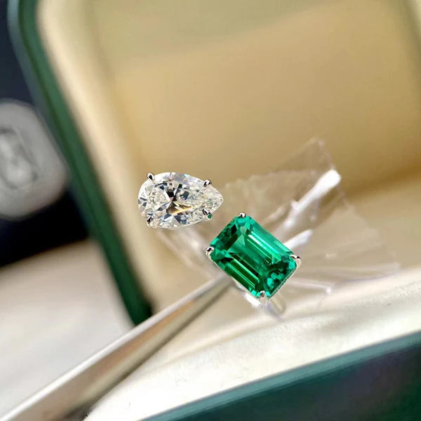 Emerald & Pear Toi et Moi Ring