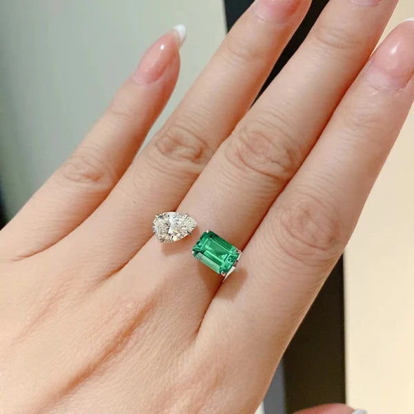 Emerald & Pear Toi et Moi Ring